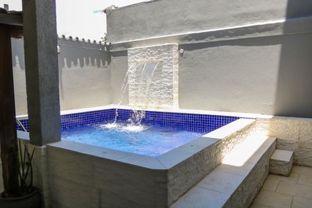 Casa de condomínio à venda com 280m², 4 quartos e 2 vagasPiscina