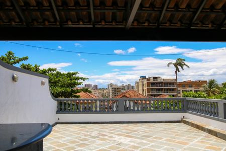 Casa de condomínio à venda com 280m², 4 quartos e 2 vagasTerraço