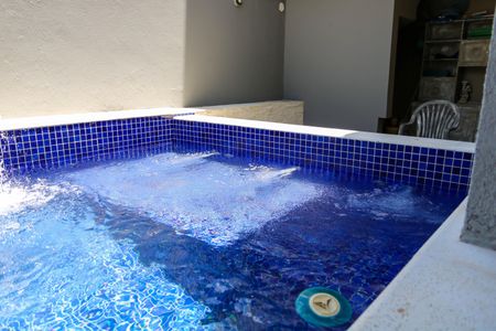 Casa de condomínio à venda com 280m², 4 quartos e 2 vagasPiscina