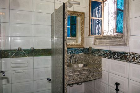 Casa de condomínio à venda com 280m², 4 quartos e 2 vagasBanheiro do Quarto Suite 2 - 2º Pavimento