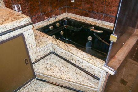 Casa de condomínio à venda com 280m², 4 quartos e 2 vagasBanheiro Social - 2º Pavimento