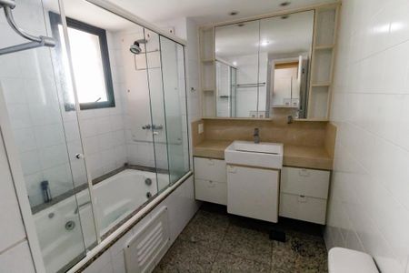 Apartamento para alugar com 140m², 3 quartos e 2 vagas Apartamento para alugar com 140m², 3 quartos e 2 vagasBanheiro da Suíte 3