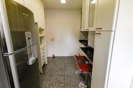 Apartamento para alugar com 140m², 3 quartos e 2 vagas Apartamento para alugar com 140m², 3 quartos e 2 vagasCozinha - Armários