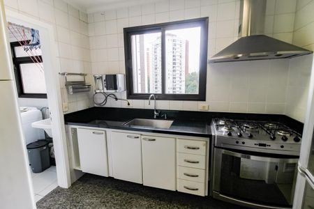 Apartamento para alugar com 140m², 3 quartos e 2 vagas Apartamento para alugar com 140m², 3 quartos e 2 vagasCozinha - Armários