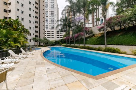 Apartamento para alugar com 140m², 3 quartos e 2 vagas Apartamento para alugar com 140m², 3 quartos e 2 vagasÁrea comum - Piscina