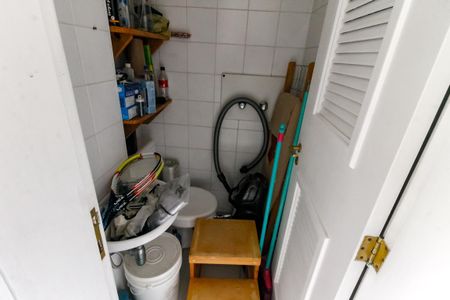 Apartamento para alugar com 140m², 3 quartos e 2 vagas Apartamento para alugar com 140m², 3 quartos e 2 vagasBanheiro de serviço