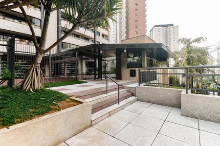 Apartamento para alugar com 140m², 3 quartos e 2 vagas Apartamento para alugar com 140m², 3 quartos e 2 vagasFachada e portaria