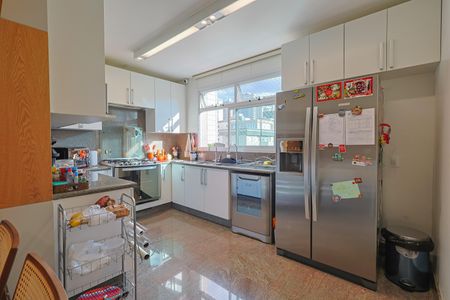 Apartamento à venda com 195m², 4 quartos e 5 vagasCozinha