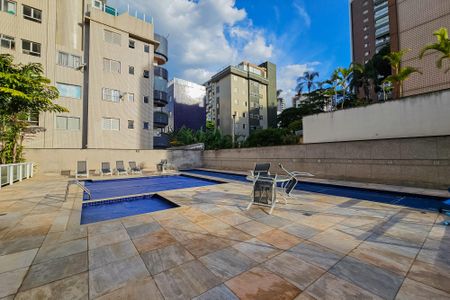 Apartamento à venda com 195m², 4 quartos e 5 vagasÁrea comum - Piscina