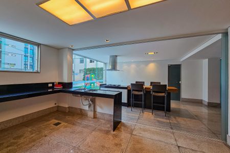 Apartamento à venda com 195m², 4 quartos e 5 vagasÁrea gourmet