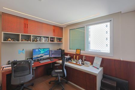 Apartamento à venda com 195m², 4 quartos e 5 vagasSuíte 2