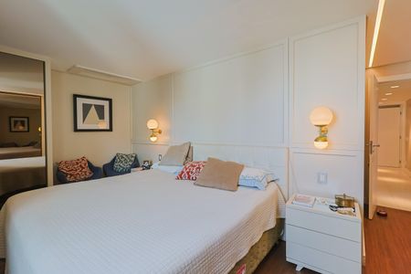 Apartamento à venda com 195m², 4 quartos e 5 vagasSuíte 1