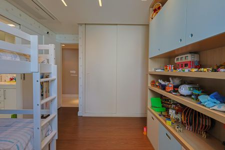 Apartamento à venda com 195m², 4 quartos e 5 vagasQuarto 2