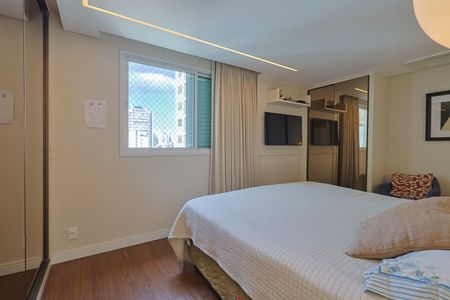 Apartamento à venda com 195m², 4 quartos e 5 vagasSuíte 1