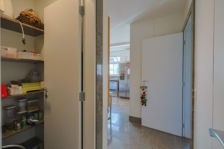 Apartamento à venda com 195m², 4 quartos e 5 vagasCozinha