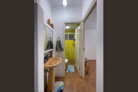 Casa à venda com 120m², 4 quartos e 2 vagas Casa à venda com 120m², 4 quartos e 2 vagasBanheiro