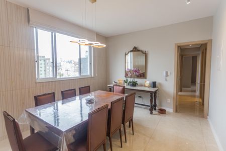 Apartamento à venda com 150m², 4 quartos e 2 vagasCopa