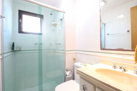 Apartamento à venda com 147m², 3 quartos e 3 vagasBanheiro da Suíte 1