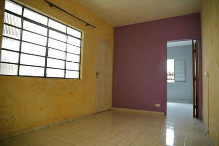 Casa para alugar com 115m², 2 quartos e 2 vagasSala