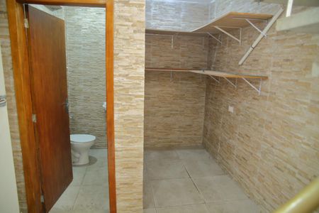 Casa para alugar com 115m², 2 quartos e 2 vagasBanheiro de serviço