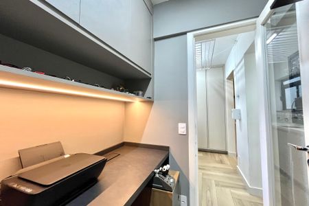 Apartamento à venda com 127m², 3 quartos e 3 vagas Apartamento à venda com 127m², 3 quartos e 3 vagasEscritório
