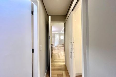 Apartamento à venda com 127m², 3 quartos e 3 vagas Apartamento à venda com 127m², 3 quartos e 3 vagasCorredor