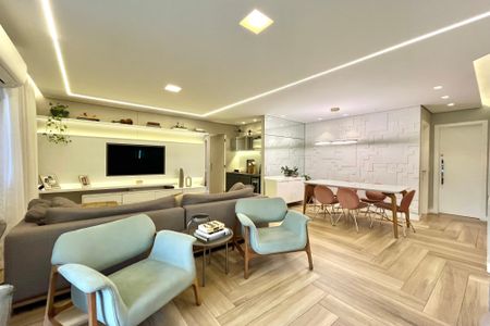 Apartamento à venda com 127m², 3 quartos e 3 vagas Apartamento à venda com 127m², 3 quartos e 3 vagasSala