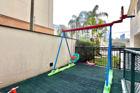 Apartamento à venda com 127m², 3 quartos e 3 vagas Apartamento à venda com 127m², 3 quartos e 3 vagasÁrea comum - Playground