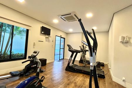 Apartamento à venda com 127m², 3 quartos e 3 vagas Apartamento à venda com 127m², 3 quartos e 3 vagasÁrea comum - Academia