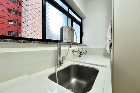 Apartamento à venda com 127m², 3 quartos e 3 vagas Apartamento à venda com 127m², 3 quartos e 3 vagasÁrea de Serviço