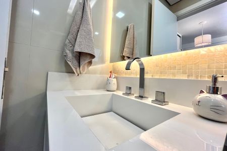 Apartamento à venda com 127m², 3 quartos e 3 vagas Apartamento à venda com 127m², 3 quartos e 3 vagasBanheiro da Suíte 3