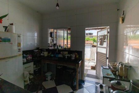 Casa à venda com 800m², 2 quartos e 2 vagas Casa à venda com 800m², 2 quartos e 2 vagasCozinha