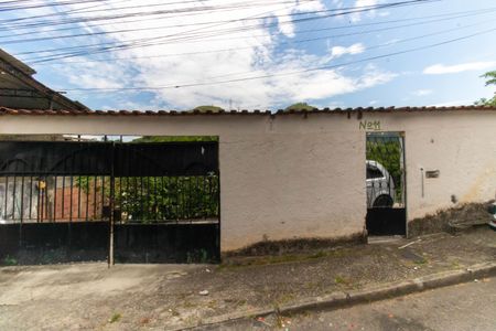 Casa à venda com 800m², 2 quartos e 2 vagas Casa à venda com 800m², 2 quartos e 2 vagasFachada