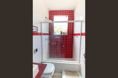 Casa à venda com 800m², 2 quartos e 2 vagas Casa à venda com 800m², 2 quartos e 2 vagasBanheiro