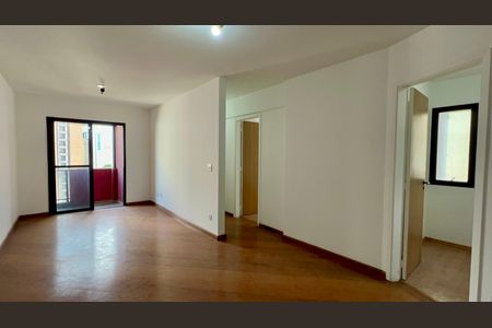 Sala de apartamento para alugar com 2 quartos, 68m² em Cerqueira César, São Paulo