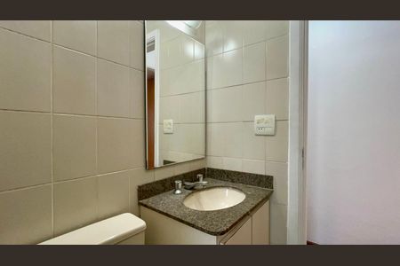 Apartamento para alugar com 68m², 2 quartos e 2 vagas Apartamento para alugar com 68m², 2 quartos e 2 vagasBanheiro