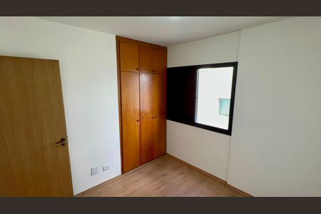 Apartamento para alugar com 68m², 2 quartos e 2 vagas Apartamento para alugar com 68m², 2 quartos e 2 vagasQuarto