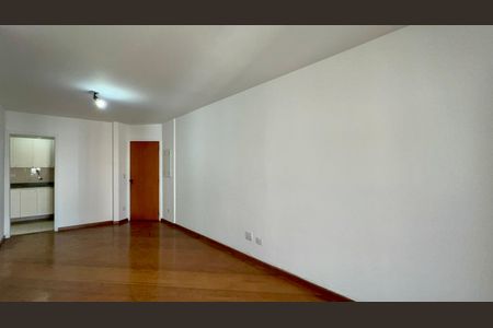 Sala de apartamento para alugar com 2 quartos, 68m² em Cerqueira César, São Paulo