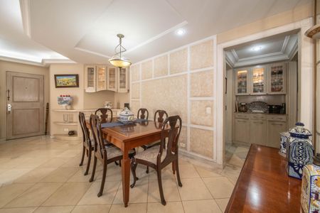 Apartamento à venda com 116m², 3 quartos e 2 vagas Apartamento à venda com 116m², 3 quartos e 2 vagasSala