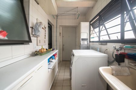 Apartamento à venda com 116m², 3 quartos e 2 vagas Apartamento à venda com 116m², 3 quartos e 2 vagasÁrea de Serviço