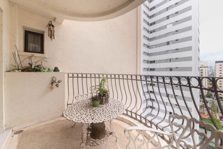 Apartamento à venda com 116m², 3 quartos e 2 vagas Apartamento à venda com 116m², 3 quartos e 2 vagasSala - Varanda