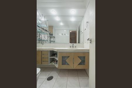 Apartamento à venda com 116m², 3 quartos e 2 vagas Apartamento à venda com 116m², 3 quartos e 2 vagasBanheiro da Suíte