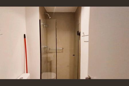 Studio para alugar com 25m², 1 quarto e 1 vaga Studio para alugar com 25m², 1 quarto e 1 vagaBanheiro