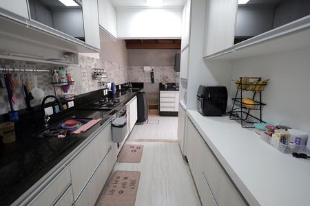 Cozinha de casa de condomínio à venda com 3 quartos, 120m² em Utinga, Santo André