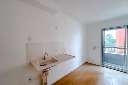 Cozinha de apartamento para alugar com 1 quarto, 18m² em Vila Santo Estefano, São Paulo