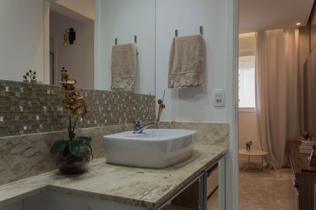 Apartamento à venda com 80m², 2 quartos e 1 vaga Apartamento à venda com 80m², 2 quartos e 1 vagaBanheiro