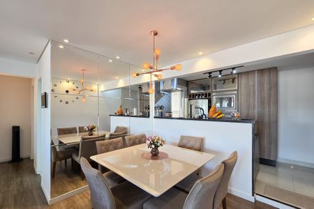 Apartamento à venda com 80m², 2 quartos e 1 vaga Apartamento à venda com 80m², 2 quartos e 1 vagaSala de Jantar