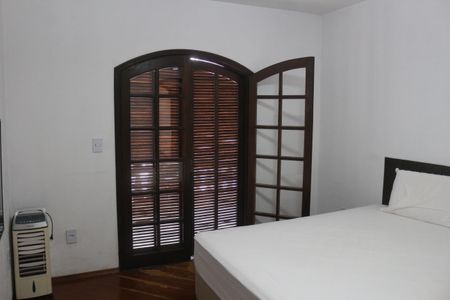 Casa à venda com 250m², 2 quartos e 2 vagasSuíte 1