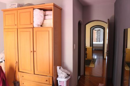 Casa à venda com 250m², 2 quartos e 2 vagasSuíte 2