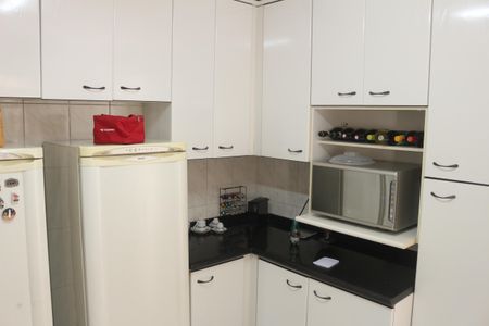 Casa à venda com 250m², 2 quartos e 2 vagasCozinha